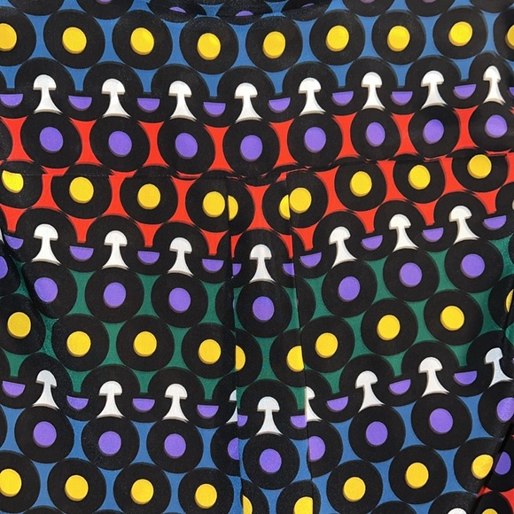 Like New Alice + Olivia Silk Patterned Top - Picture 3 of 7